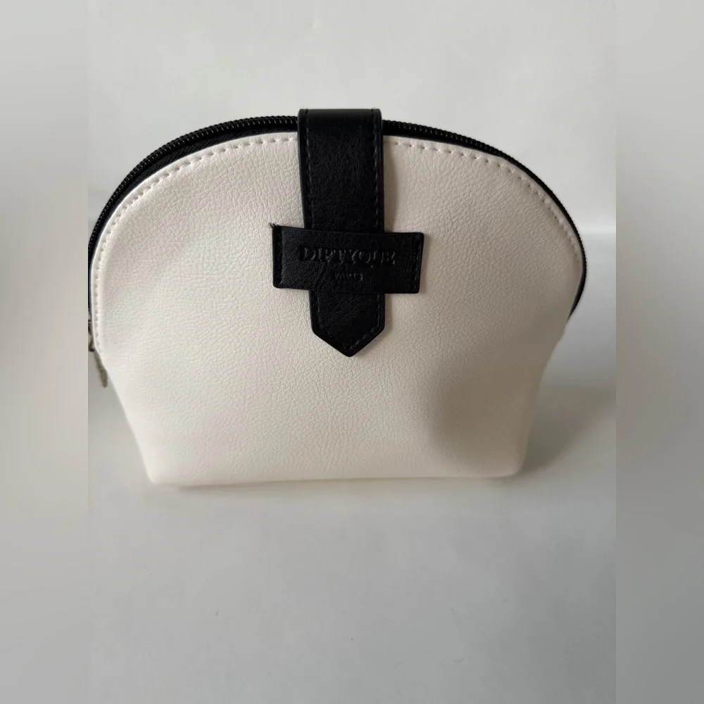Chic White‎ and Black Cosmetic Bag